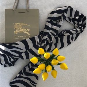 BURBERRY Vintage Zebra Scarf 100% Silk